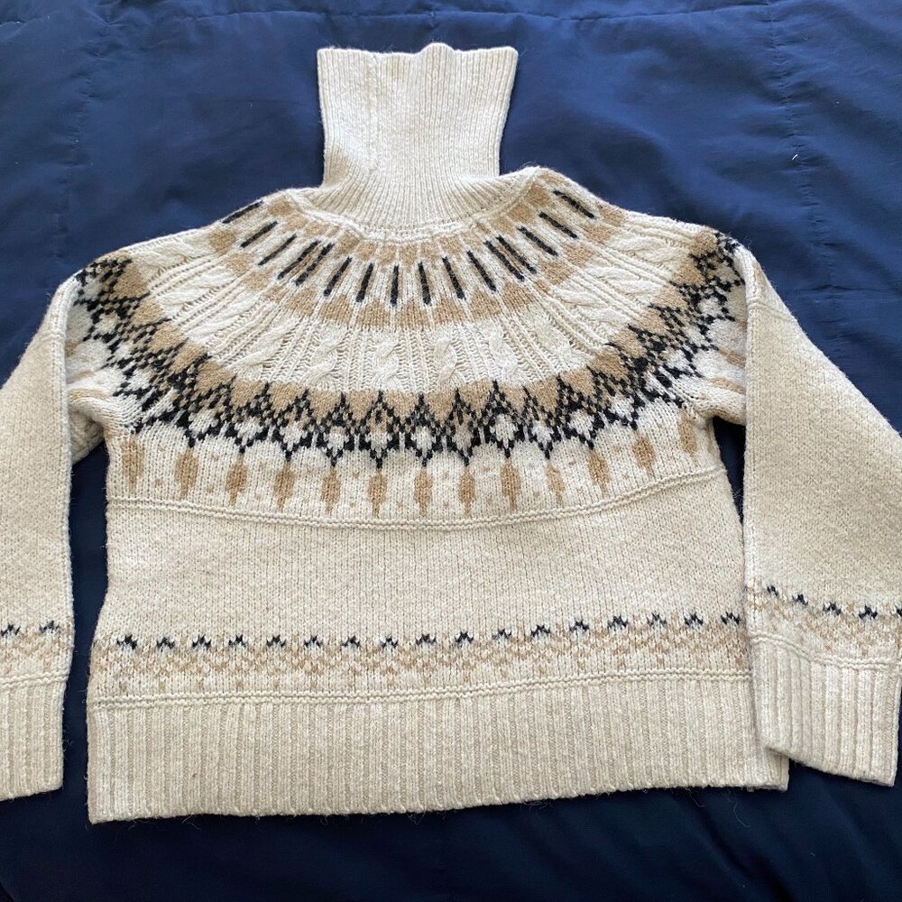 Two Old Navy Turtleneck Sweaters Size Medium (One black, one cream) - Picture 6 of 7